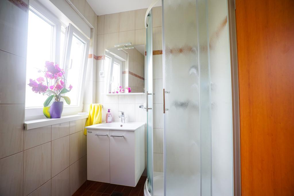 Floral Apartment Zára Kültér fotó